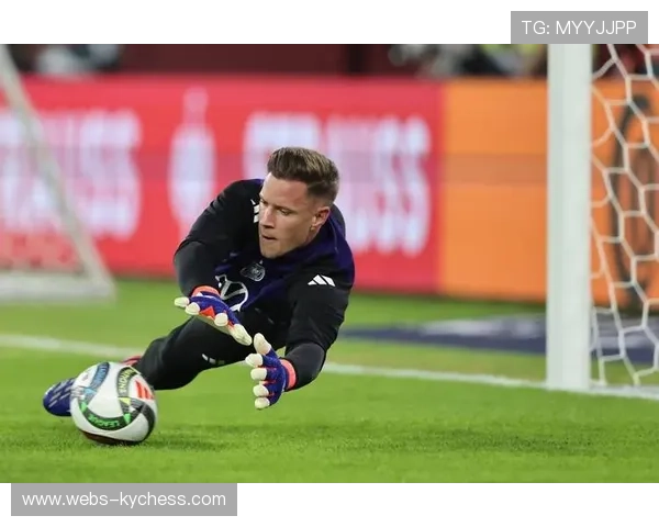 巴萨更衣室庆祝特尔施特根复出,训练气氛轻松 巴萨更衣室庆祝特尔施特根复出,训练气氛轻松